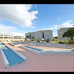 Breezy Sunny Apartment