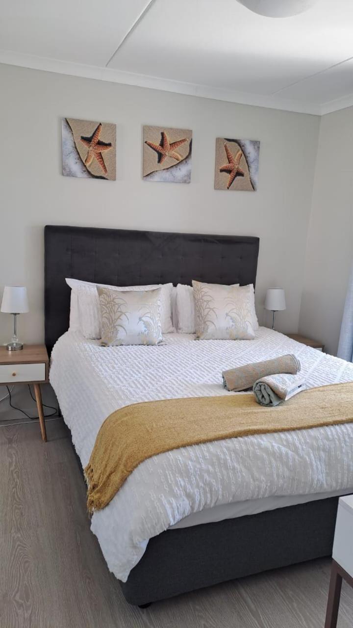 Breezy Sunny Apartment