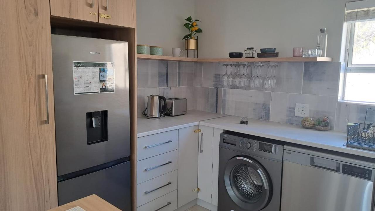 Breezy Sunny Apartment Cape Town