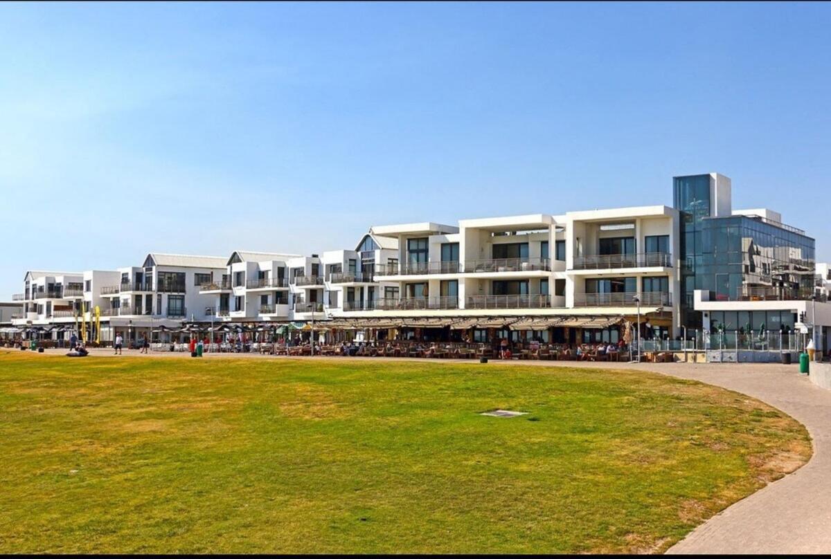 Breezy Sunny Apartment *