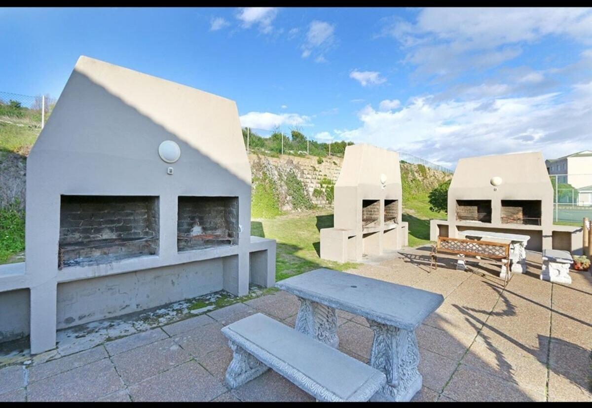 Breezy Sunny Apartment *