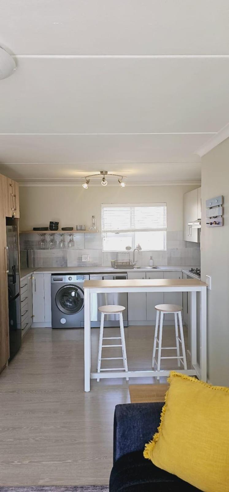 Apartment Breezy Sunny Cape Town